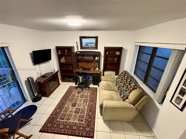 10611 SW 23rd Ter, Miami, FL 33165