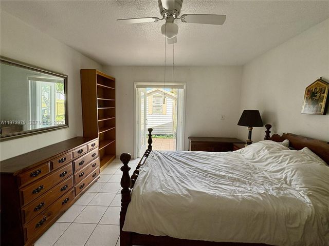 10611 SW 23rd Ter, Miami, FL 33165