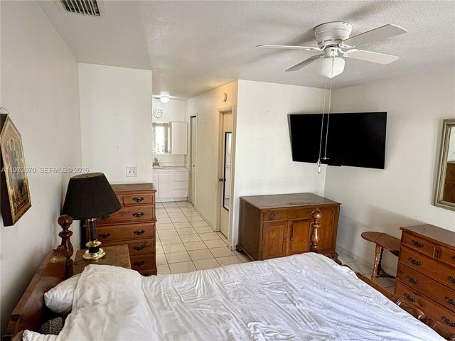 10611 SW 23rd Ter, Miami, FL 33165