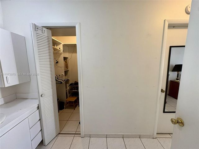 10611 SW 23rd Ter, Miami, FL 33165