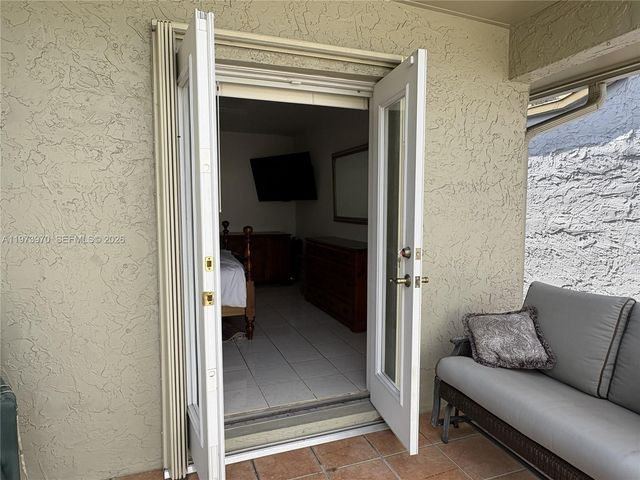 10611 SW 23rd Ter, Miami, FL 33165