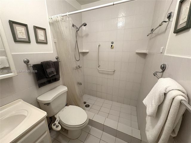 10611 SW 23rd Ter, Miami, FL 33165