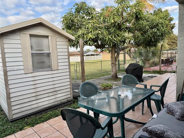 10611 SW 23rd Ter, Miami, FL 33165