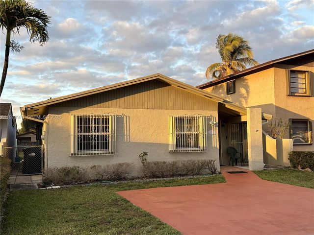 10611 SW 23rd Ter, Miami, FL 33165