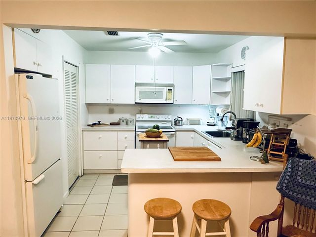 10611 SW 23rd Ter, Miami, FL 33165