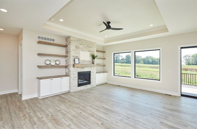 1362 S Lotus Place, West Des Moines, IA 50266