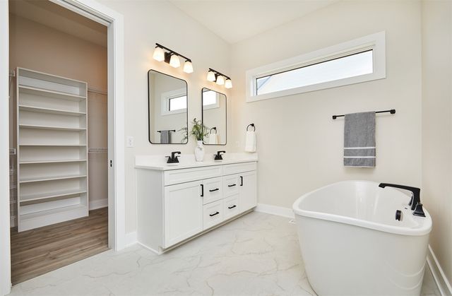 1362 S Lotus Place, West Des Moines, IA 50266