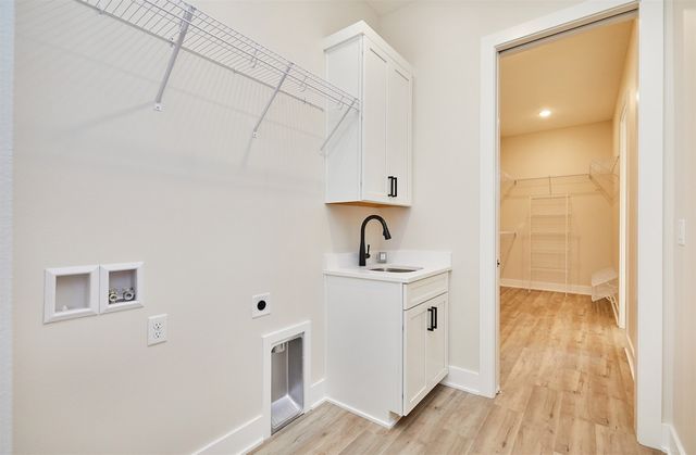 1362 S Lotus Place, West Des Moines, IA 50266