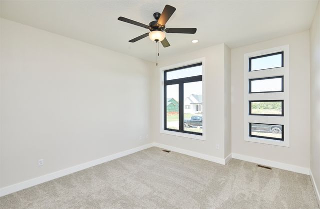 1362 S Lotus Place, West Des Moines, IA 50266