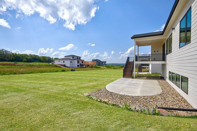 1362 S Lotus Place, West Des Moines, IA 50266