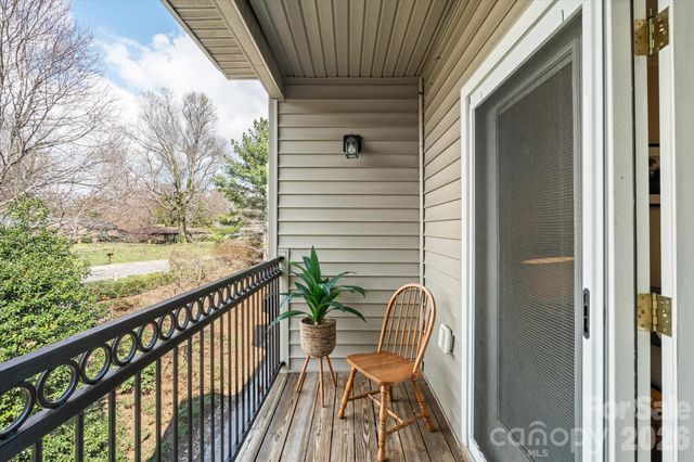 233 Appeldoorn Circle, Asheville, NC 28803