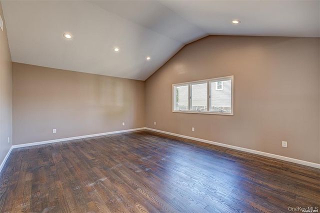218 E Alhambra Avenue, Lindenhurst, NY 11757