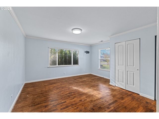 1713 MAPLE St, Myrtle Point, OR 97458