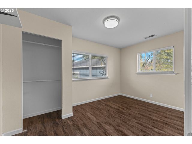 1713 MAPLE St, Myrtle Point, OR 97458