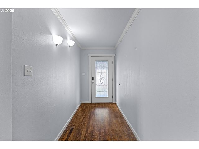 1713 MAPLE St, Myrtle Point, OR 97458