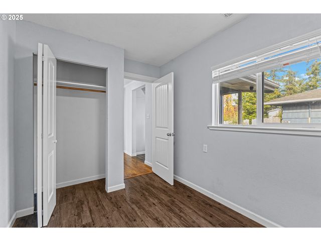 1713 MAPLE St, Myrtle Point, OR 97458