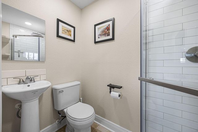 202 E 7th Street, Houston, TX 77007