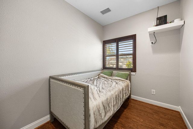 202 E 7th Street, Houston, TX 77007