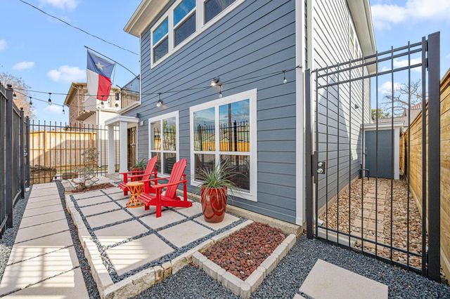 202 E 7th Street, Houston, TX 77007