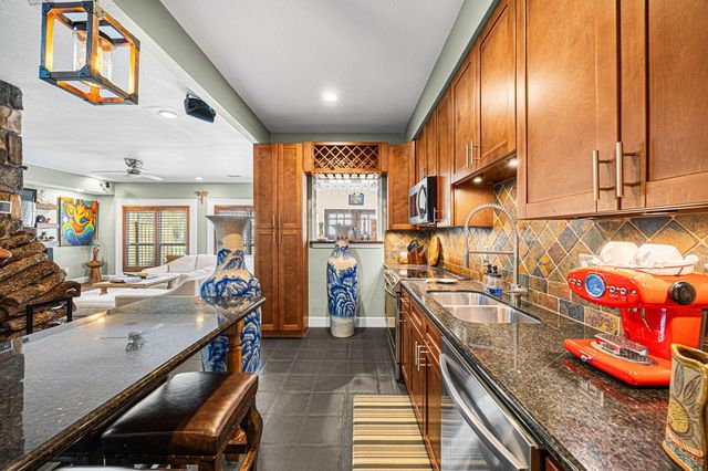 202 E 7th Street, Houston, TX 77007