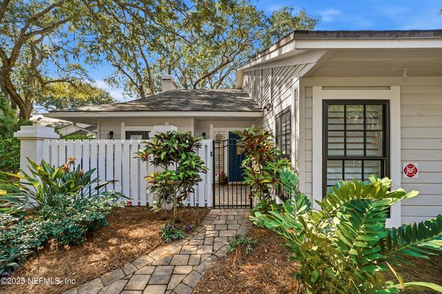 35 SEA WINDS Lane S, Ponte Vedra Beach, FL 32082