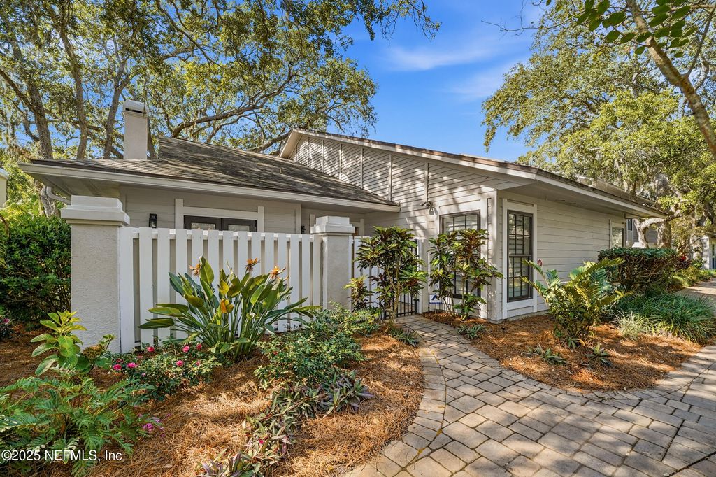 35 SEA WINDS Lane S, Ponte Vedra Beach, FL 32082