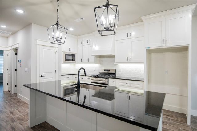 8 Fountainhall Circle, Bella Vista, AR 72715