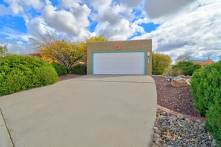 5624 Amigo Way NE, Albuquerque, NM 87111