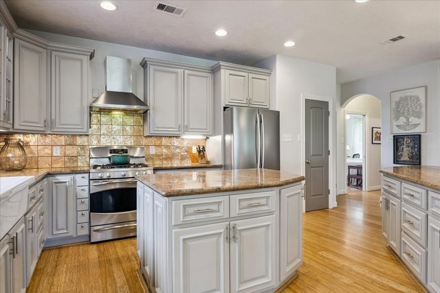 301 Westfield Lane, Friendswood, TX 77546