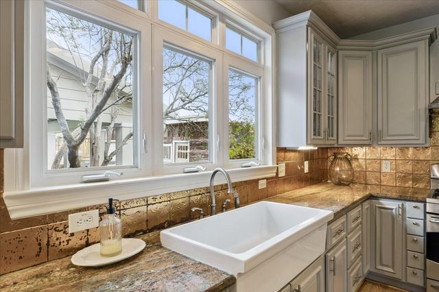 301 Westfield Lane, Friendswood, TX 77546