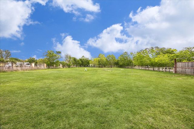 301 Westfield Lane, Friendswood, TX 77546