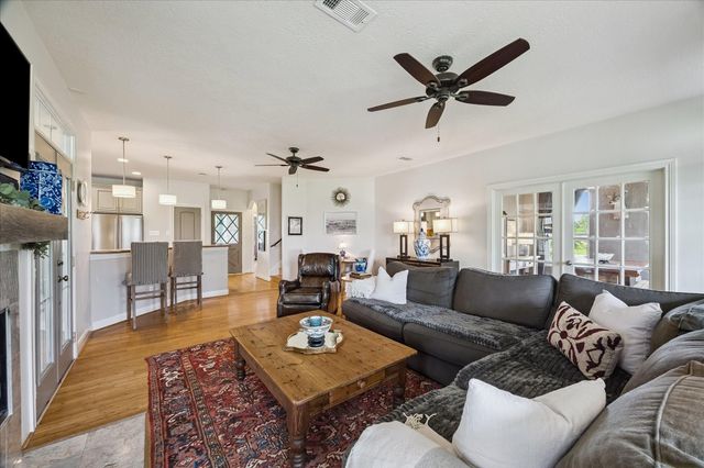 301 Westfield Lane, Friendswood, TX 77546