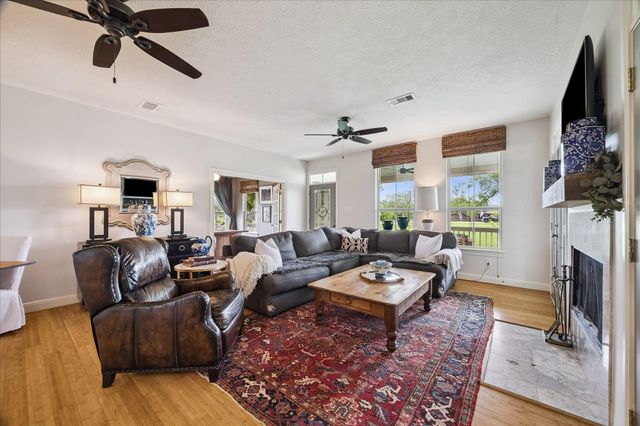 301 Westfield Lane, Friendswood, TX 77546