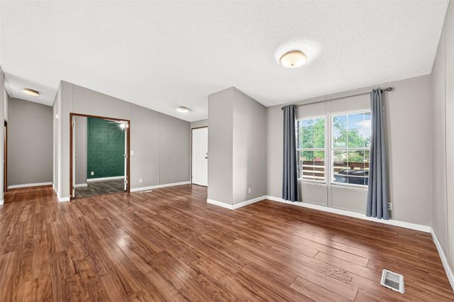 5982 Waukegan Rd, Conroe, TX 77306