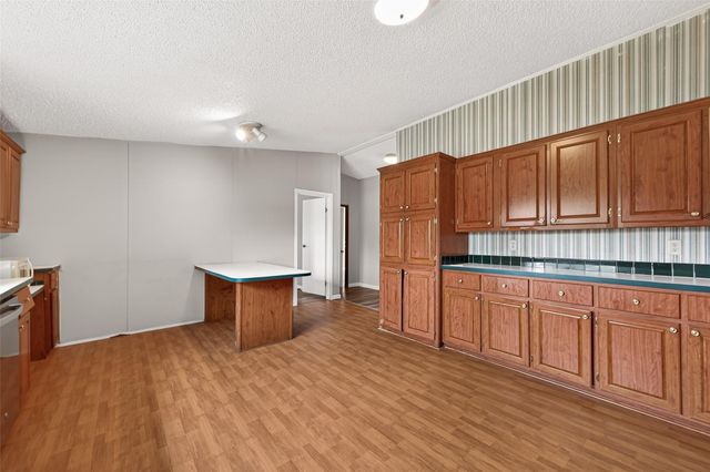 5982 Waukegan Rd, Conroe, TX 77306