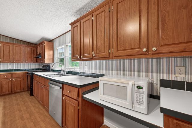 5982 Waukegan Rd, Conroe, TX 77306