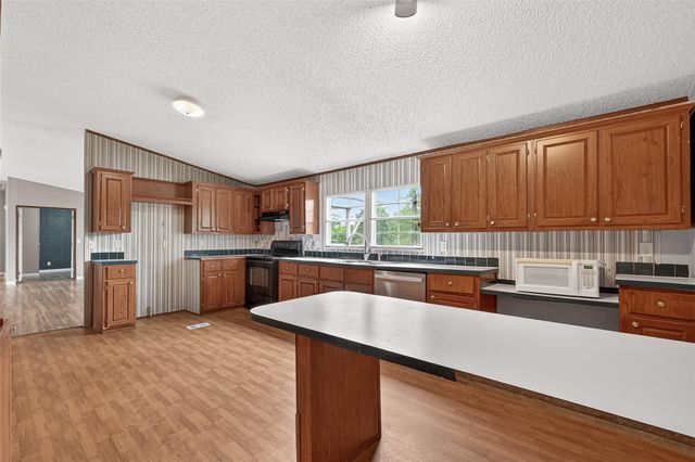 5982 Waukegan Rd, Conroe, TX 77306