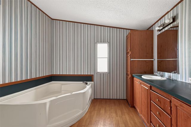 5982 Waukegan Rd, Conroe, TX 77306