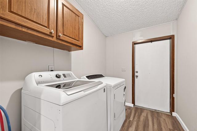 5982 Waukegan Rd, Conroe, TX 77306