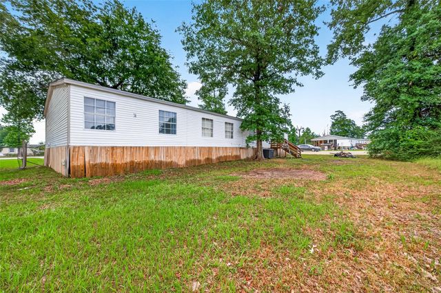 5982 Waukegan Rd, Conroe, TX 77306