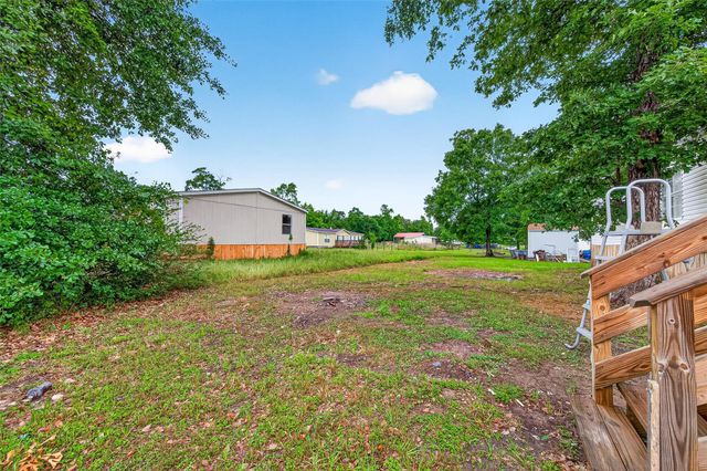 5982 Waukegan Rd, Conroe, TX 77306
