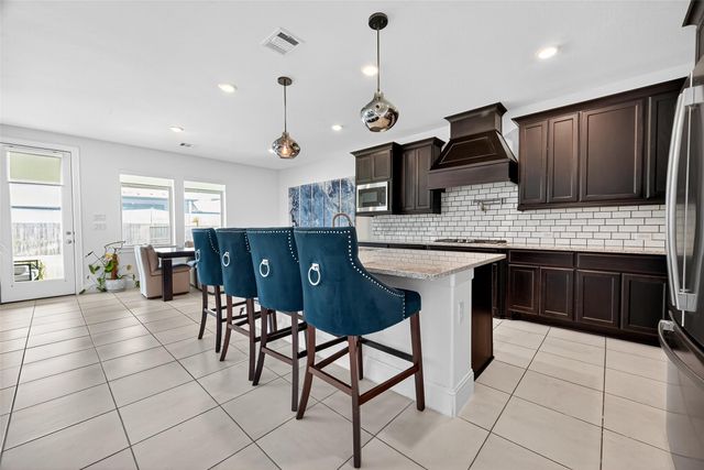 9918 Knollwood Lane, Missouri City, TX 77459