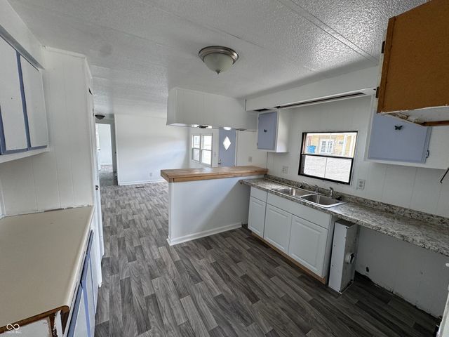 106 W Water Street, Converse, IN 46919