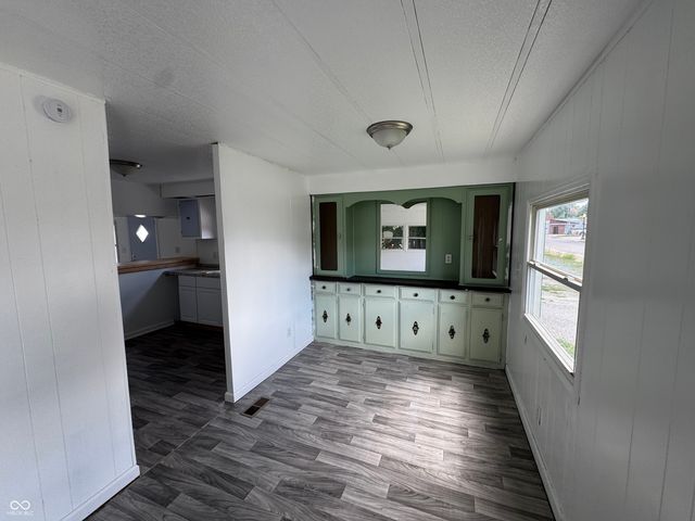 106 W Water Street, Converse, IN 46919