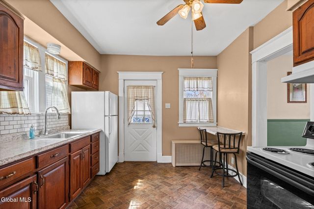 1053 Garner Avenue, Schenectady, NY 12309