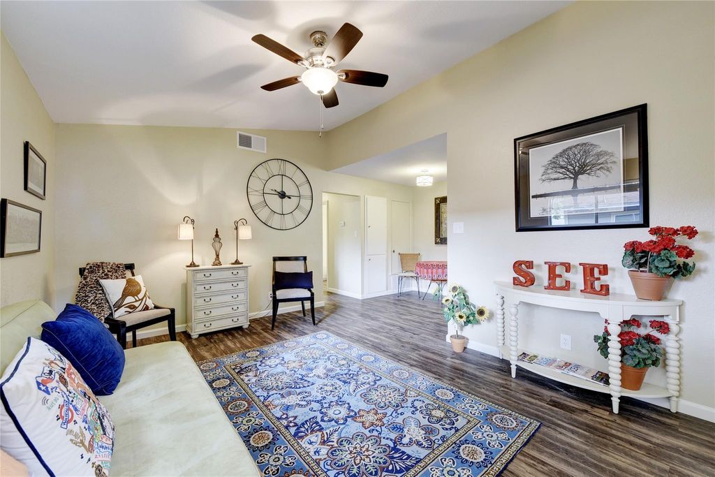 401 Blackson Ave A, Austin, TX 78752