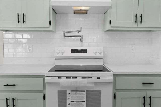 723 E Nowlin Street, Mexia, TX 76667