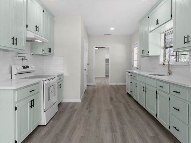 723 E Nowlin Street, Mexia, TX 76667