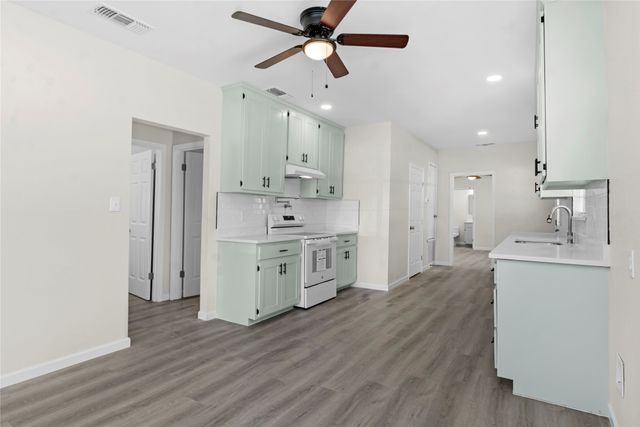 723 E Nowlin Street, Mexia, TX 76667