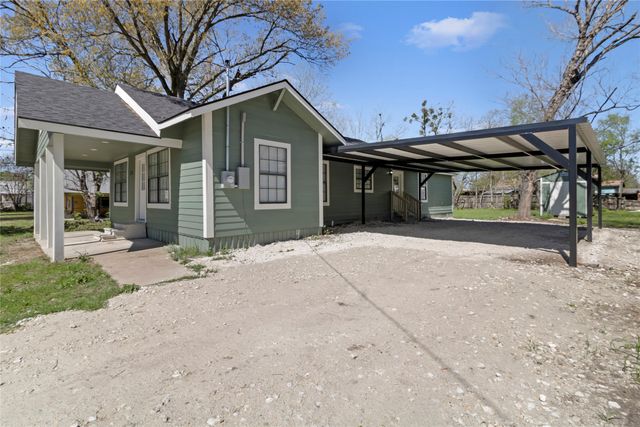 723 E Nowlin Street, Mexia, TX 76667
